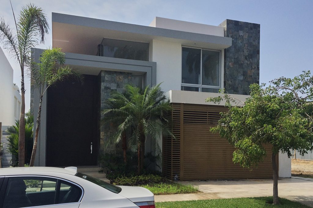 Casa Castro desarrollada por constructora marbe en la urbanizacion arrecife en isla mocoli